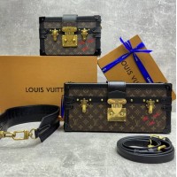 Сумка Louis Vuitton Petite Malle