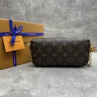 Клатч на цепочке Louis Vuitton Ivy