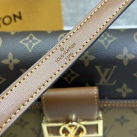 Сумка Louis Vuitton Dauphine