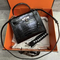 Сумка Hermes Kelly 28 с тиснением под крокодила