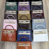 Сумка Hermes Kelly 28 с тиснением под крокодила