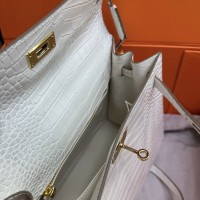 Сумка Hermes Kelly 28 с тиснением под крокодила