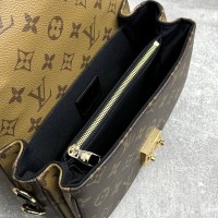 Сумка Louis Vuitton Pochette Metis East West