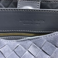 Сумка Bottega Veneta Andiamo medium