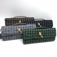 Клатч Bottega Veneta Andiamo