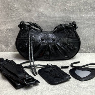 Сумка на плечо Balenciaga Le Cagole