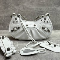 Сумка на плечо Balenciaga Le Cagole