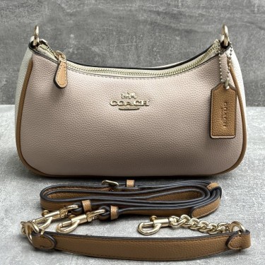 Сумка Coach в форме полумесяца