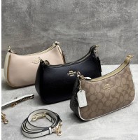 Сумка Coach в форме полумесяца