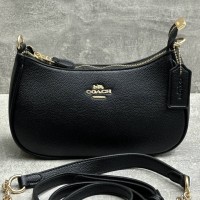 Сумка Coach в форме полумесяца