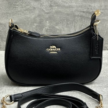 Сумка Coach в форме полумесяца