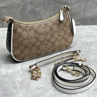 Сумка Coach в форме полумесяца