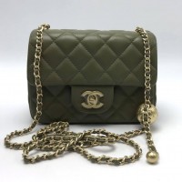 Мини-сумка Chanel со стеганым узором