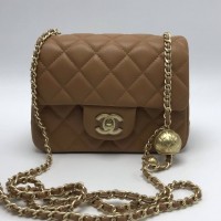 Мини-сумка Chanel со стеганым узором