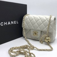 Мини-сумка Chanel со стеганым узором