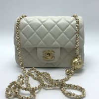 Мини-сумка Chanel со стеганым узором