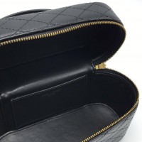 Сумка-бокс Yves Saint Laurent Gaby