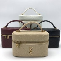 Сумка-бокс Yves Saint Laurent Gaby