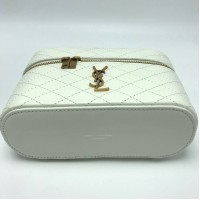 Сумка-бокс Yves Saint Laurent Gaby