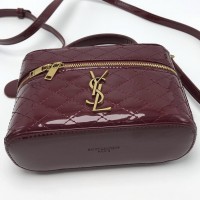 Сумка-бокс Yves Saint Laurent Gaby