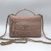 Сумка-бокс Chanel со стеганым узором