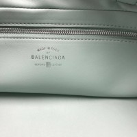 Сумка на плечо Balenciaga Carrie