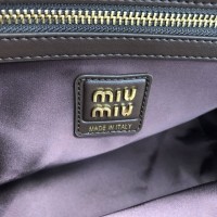 Сумка Miu Miu Leather Beau