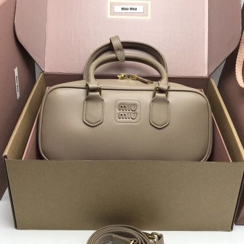 Кожаная сумка Miu Miu Arcadie