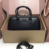 Кожаная сумка Miu Miu Arcadie