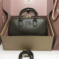 Кожаная сумка Miu Miu Arcadie