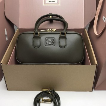 Кожаная сумка Miu Miu Arcadie