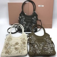 Сумка-тоут Miu Miu IVY со сверкающей вышивкой