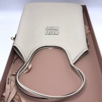 Кожаная сумка-тоут Miu Miu IVY с логотипом
