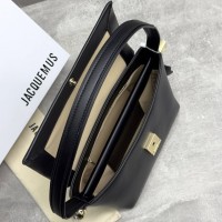 Сумка Jacquemus The Rond Carre