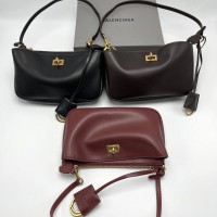Сумка-слинг Balenciaga Rodeo Sling
