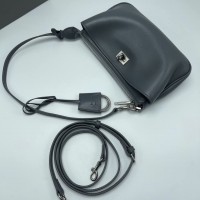 Сумка-слинг Balenciaga Rodeo Sling