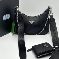 Сумка Prada Re-Edition 2005