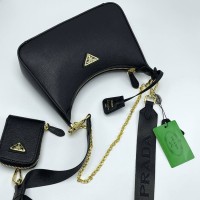 Сумка Prada Re-Edition 2005