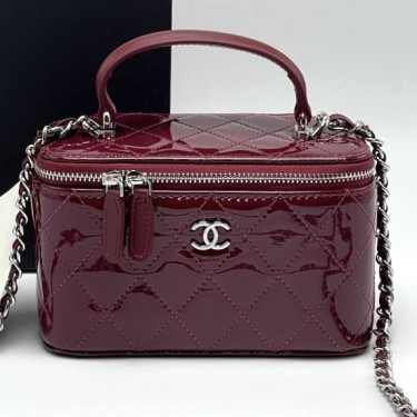 Сумка-бокс Chanel со стеганым узором