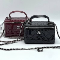 Сумка-бокс Chanel со стеганым узором
