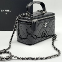 Сумка-бокс Chanel со стеганым узором