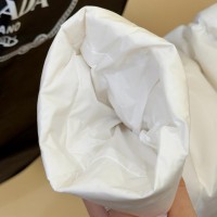 Пуховик Prada