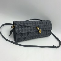 Клатч Bottega Veneta Andiamo