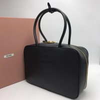 Сумка Miu Miu Leather Beau