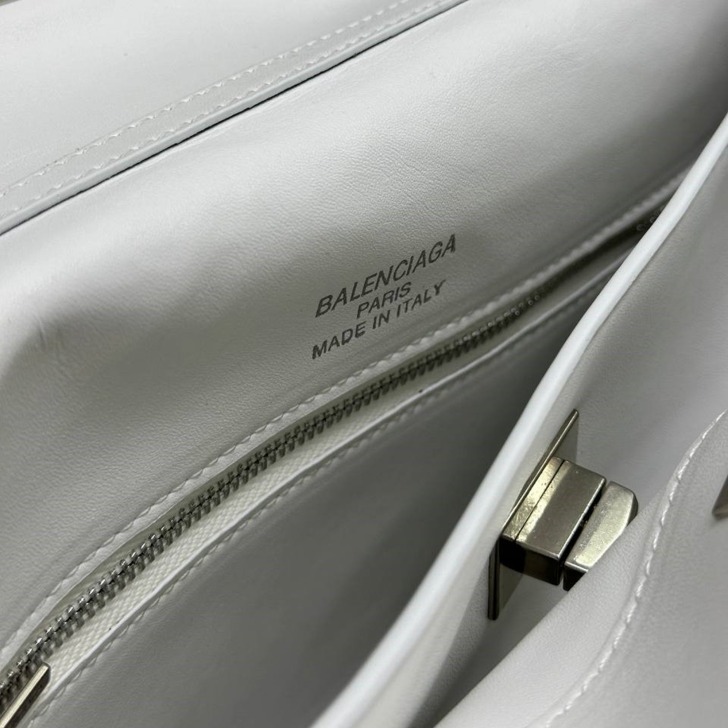 Сумка Balenciaga Rodeo