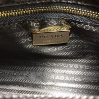 Сумка-тоут Prada Medium leather