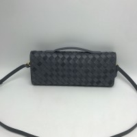 Клатч Bottega Veneta Andiamo