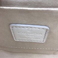 Сумка Louis Vuitton NEW WAVE белый